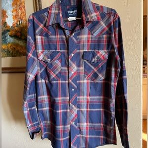 Wrangler red and blue plaid pearl snap button down
